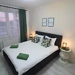 Coresi Apartamento *