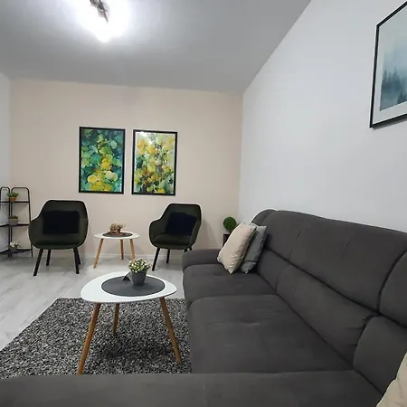 Coresi Apartamento *